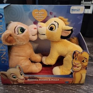 New in Box Kissing Simba and Nala